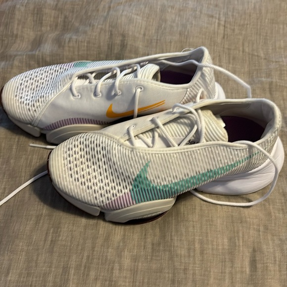 Women’s Nike like new - Picture 1 of 4
